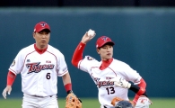 [포토]강한울, '완벽한 4-6-3 병살이야!'