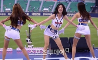 [포토] 두산 치어리더, 섹시한 군무