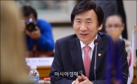 윤병세 외교, 방일 방침 굳힌듯…한일관계 개선 주목
