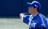 [포토]역투하는 삼성 신용운