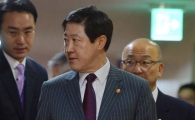 [포토]국무회의 참석하는 유기준 해수부 장관 