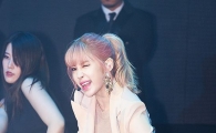 [포토] 전효성, 시선 둘 곳 없는 '쩍벌 댄스'