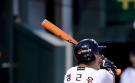 [포토]정근우, '적시 2루타로 앞서간다'
