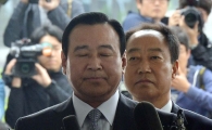 [포토]'이완구의 고뇌'
