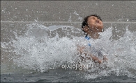 [포토]"반갑다. 더위야~"