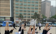 [포토]'직장인 여성을 위한 스트레칭'