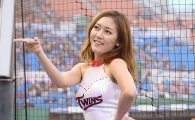 [포토] LG 치어리더, 승리 부르는 손짓