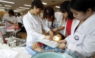 [포토]구강검사 받고있는 어린이