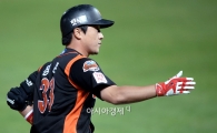 [포토]정훈, '시즌 4호포 신고합니다!'
