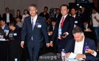 [포토]입장하는 임종룡 금융위원장