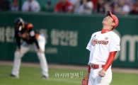 [포토]위기 넘기고 미소짓는 김광현