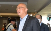 [포토]입국하는 케이지 후쿠다 WHO 사무차장