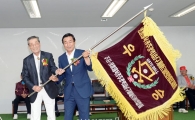 [포토]남구 게이트볼 우승기 흔드는 최영호 광주시 남구청장