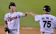 [포토]오지환, '쐐기 1타점 적시타!'