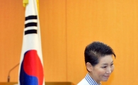 [포토]입장하는 김성주 총재