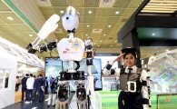 SKT-로보빌더 제휴, 교통경찰 로봇 만든다