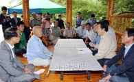 [포토]이낙연 전남도지사,곡성군 목사동면  닭재마을 방문