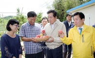 [포토]이낙연 전남도지사,  화순 능주면 풀잎농원 방문