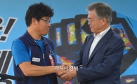 [포토]두 손 잡은 민노총-새정치민주연합 