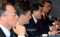 [포토]진웅섭 금감원장, 금융회사 CEO 간담회 참석