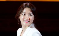 배우 이영애 '예쁜 얼굴 가진 스타' 2위…40·50대 전폭적인 지지