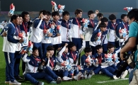 [포토]축구대표팀, '충분히 값진 은메달'
