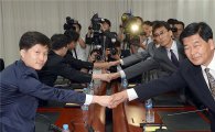 남북, 개성공단 최저임금 5% 인상 전격 합의(상보)