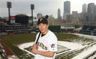 강정호, 다저스전 시즌 11호포…팀 내 홈런 선두