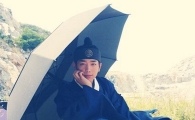 서강준, '화정' 촬영 도중 셀카···'그윽한 눈빛'
