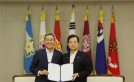 KB국민은행, 격오지 부대에 '작은도서관' 설치