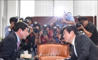 [포토]야야 원내대표 회담 시작