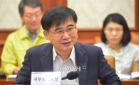 [포토]밝은 표정의 김우주 메르스 민관합동대책본부 공동위원장 
