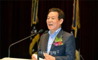 [포토]윤장현 광주시장,호국영웅 통일안보 결의대회 참석