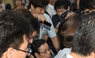 [포토]불명예퇴진 신격호 회장, 힘겨운 입국