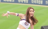 [포토] 두산 치어리더,'댄스공연중 속바지 노출'