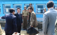 "이달 초 귀순 北어민 3명은 군부대 소속 노동당원"