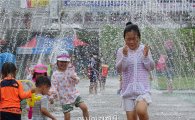 [포토]장흥 물축제장에서 무더위 식히는 어린이들