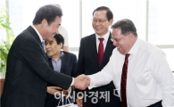 [포토]이낙연 전남도지사,미하일 본다렌코 주한 러시아 무역대표부 관장 접견