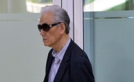 [포토]선글라스 낀 채 입국하는 신선호 사장
