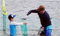 [포토]민물고기도 잡고 더위도 식히고