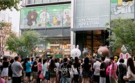라인, 中 상해 '라인프렌즈 카페&스토어' 오픈…부산서도 첫 매장
