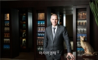 그랜드 하얏트 서울, 아드리안 슬레이터 총지배인 선임