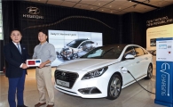 현대차, 쏘나타 플러그인 하이브리드 1호차 전달