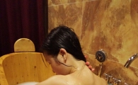 [포토] 中 섹시 모델, F컵 드러낸 반신욕