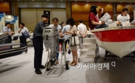 [포토]'나도 보트 한번 사볼까?'
