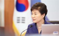 朴, 2년전 '6·25 북침 논란' 때 '역사책 국정화' 결심