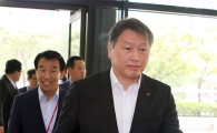 최태원 회장 3일 연속 출근…'경제살리기' 보폭 빨라진다