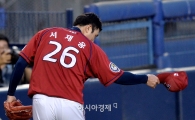[포토]서재응, '김호령, 두 번의 호수비가 날 살렸어!'