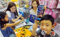 [포토]홈플러스, 신학기 용품 대전 실시