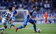 [포토]드리블 돌파 시도하는 오범석